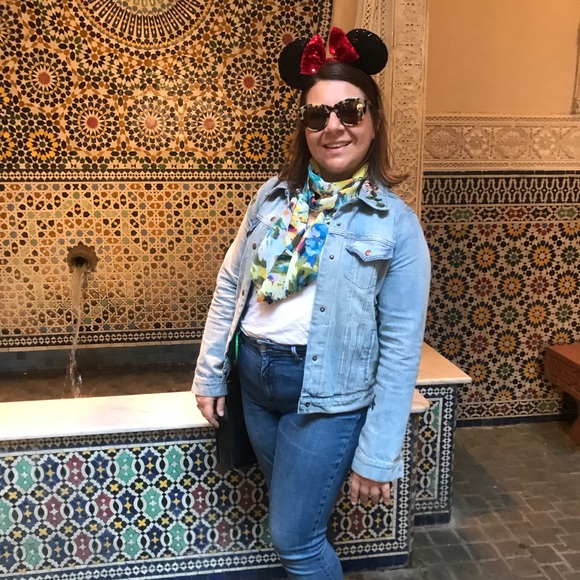 Meet your Posher, Taylor - Picture 3 of 3